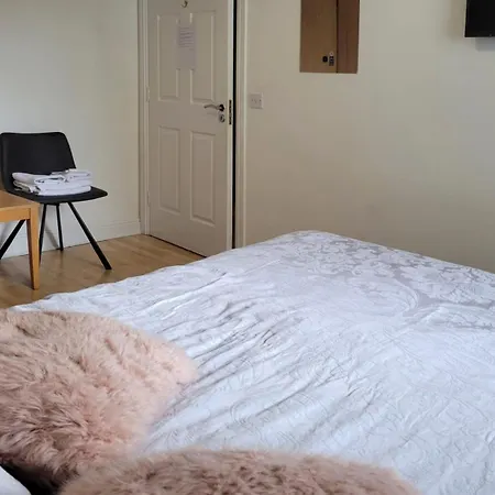 Central Stay With Free Parking Private Room In Shared Flat Galway Exterior photo