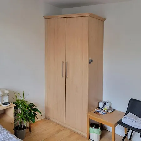 Central Stay With Free Parking Private Room In Shared Flat Galway Room photo