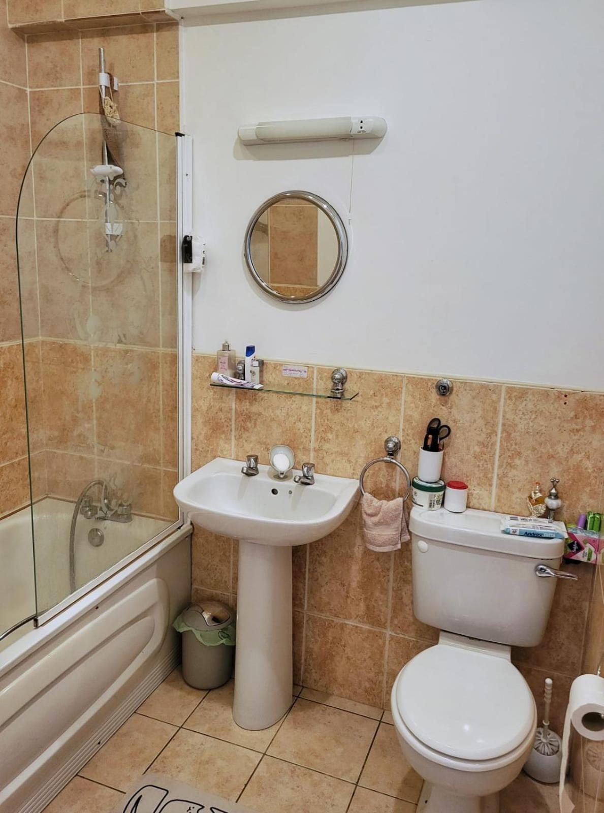 Homestay With Free Parking Private In Shared Flat